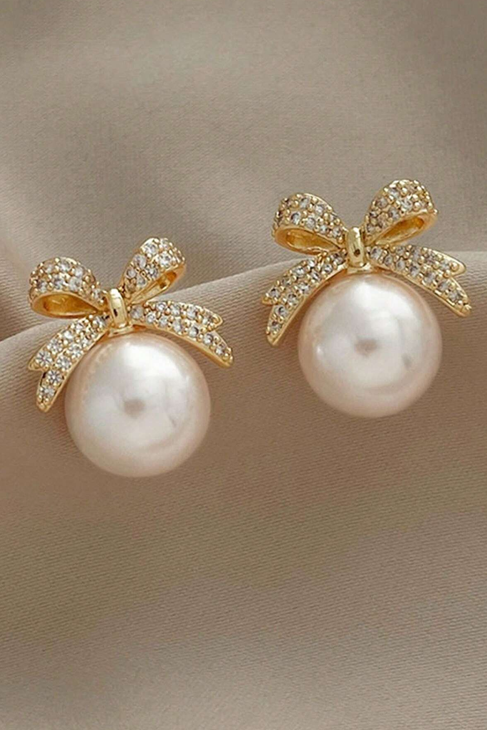 ✨ Gold Rhinestone Bowknot Pearl Earrings