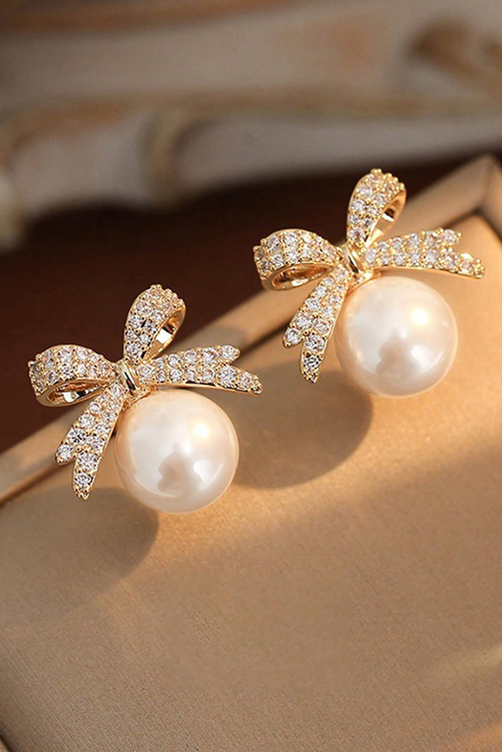 ✨ Gold Rhinestone Bowknot Pearl Earrings