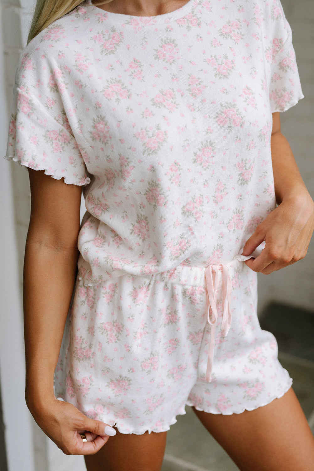 🌸 Pink Floral Lettuce‑Trim Pajama Set