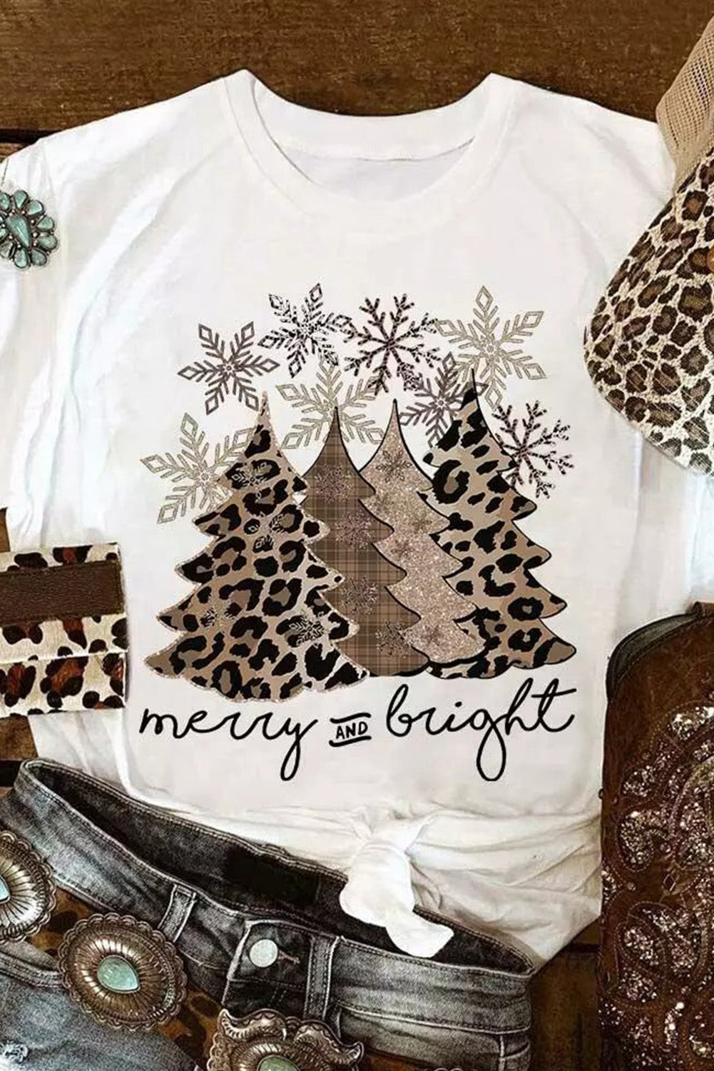 White Leopard Christmas Tree Heat Transfer Printing Crew Neck Graphic Tee