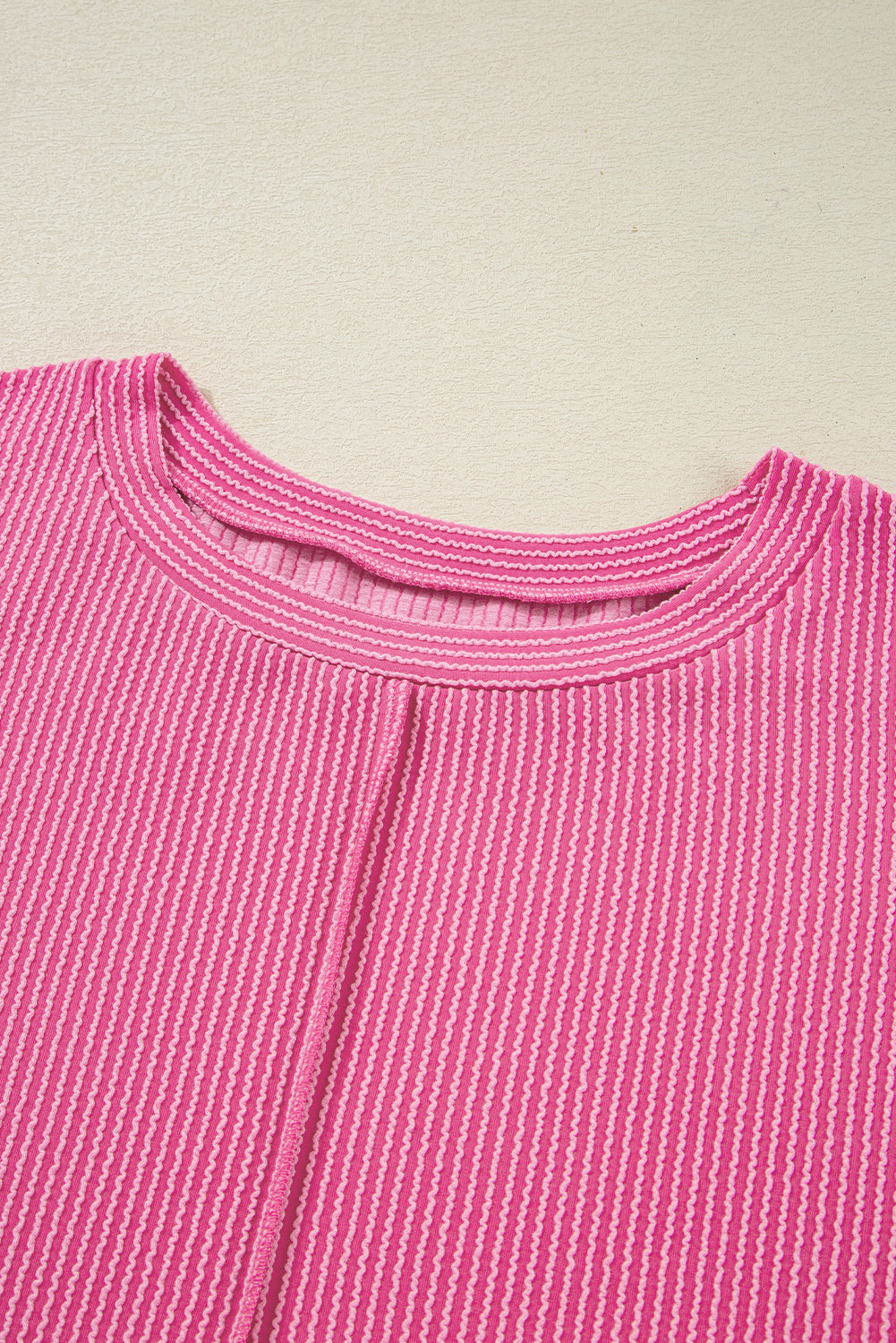 Bonbon Twist Ribbed Exposed Seam Detail Plus Size Top